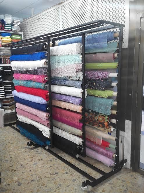 Tejidos Ana telas en exhibición